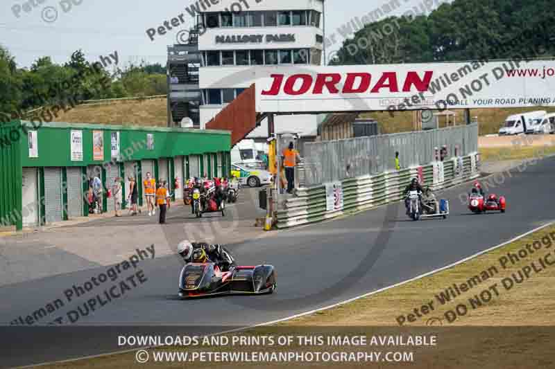 Vintage motorcycle club;eventdigitalimages;mallory park;mallory park trackday photographs;no limits trackdays;peter wileman photography;trackday digital images;trackday photos;vmcc festival 1000 bikes photographs